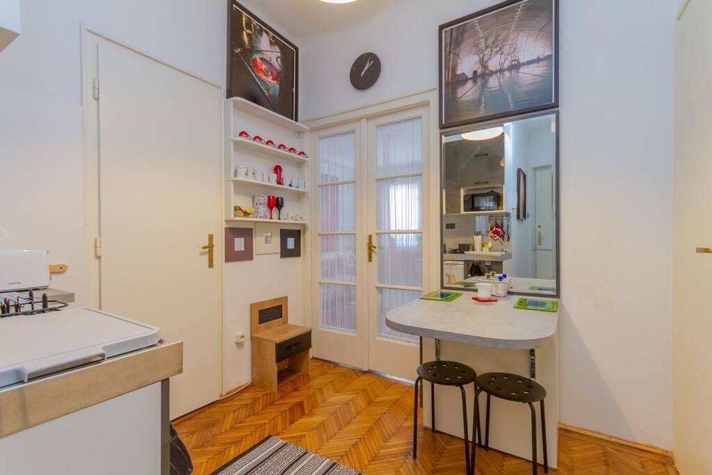 Poppy'S Home By The Danube By Nw Budapest Exterior photo