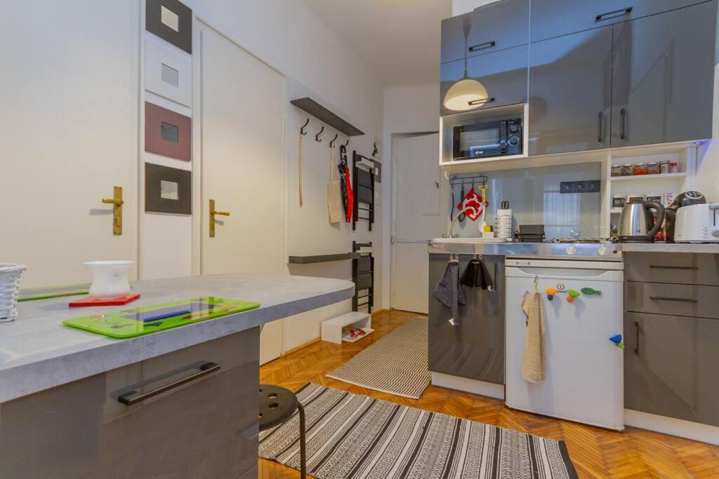 Poppy'S Home By The Danube By Nw Budapest Exterior photo